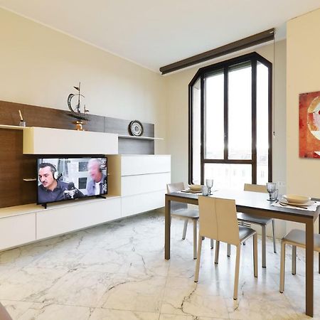 Duomo Luxury Apartment ミラノ エクステリア 写真